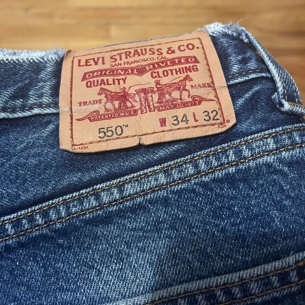Levis Short - Picture 2 of 5
